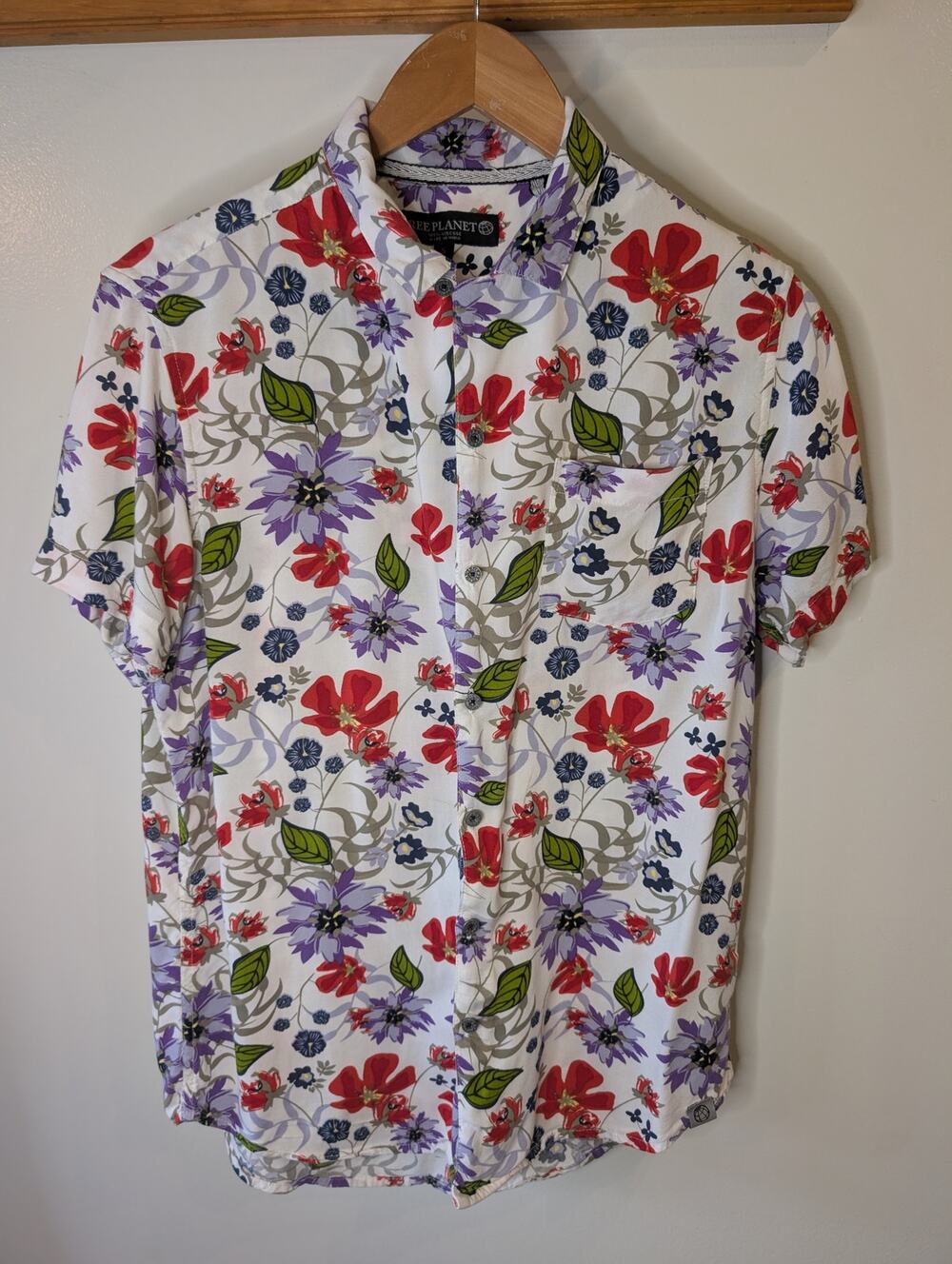 Free Planet Floral Button Down Shirt Viscose White Red Purple Botanical S